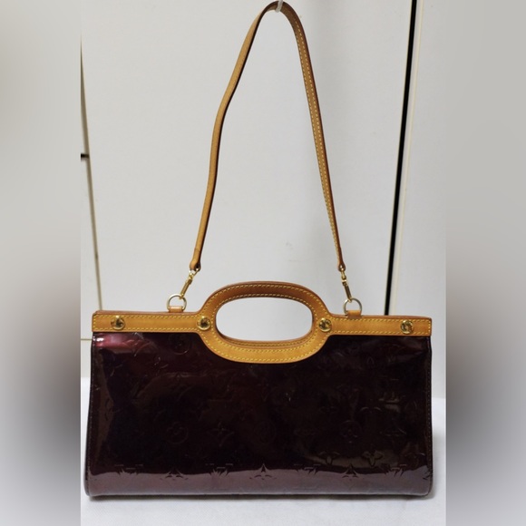 Louis Vuitton Roxbury Shoulder Bag. - Picture 2 of 8